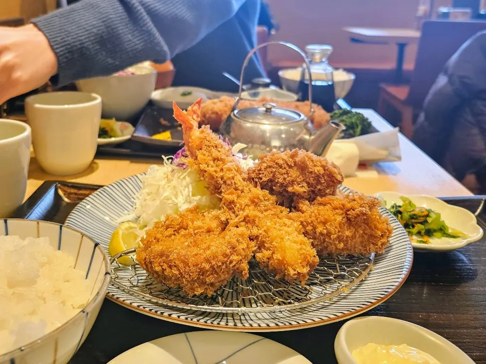 近所のとんかつ屋さんでおでかけデート