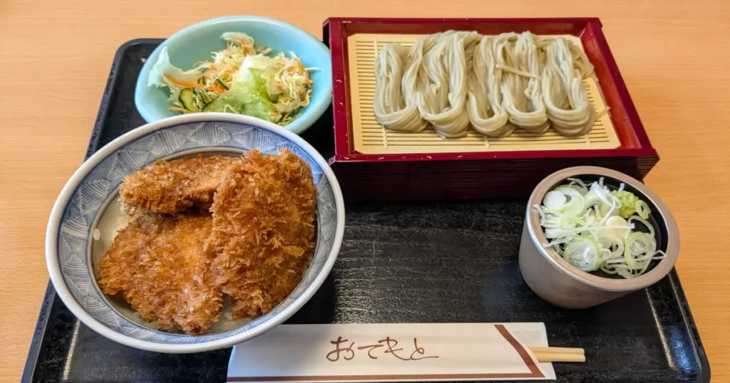 くいどころ里味「タレカツ丼とミニへぎそばセット」